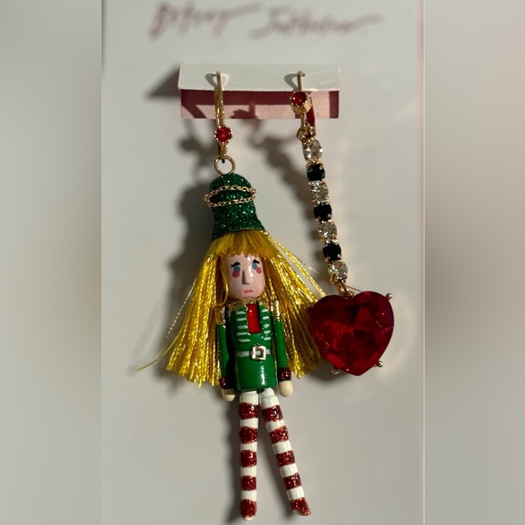 NWT•Betsey Johnson Nutcracker Christmas Drop earrings - Picture 9 of 9